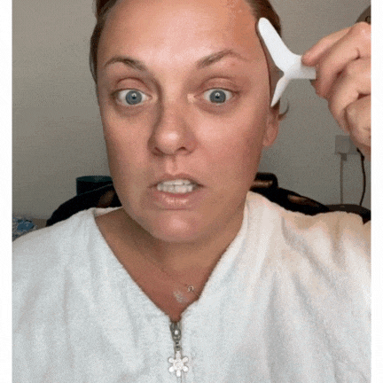 MASAJEADOR FACIAL LED MICROCORRIENTE + SERUM 24K DE REGALO